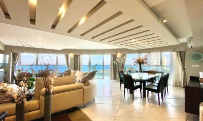 Apartamento de Tres dormitorios con Vista al Mar en Venta en Playa Brava