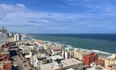 Apartamento de cuatro dormitorios y dependencia en venta, Península, Punta del Este