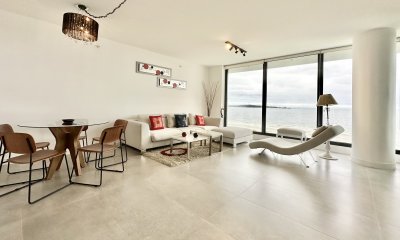 Venetian Tower Punta del Este en Venta de 2 Suites Frente al Mar de Playa Mansa