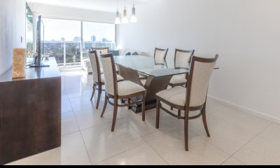 Long Beach Punta del Este departamento reciclado en venta entre playas Mansa y Brava