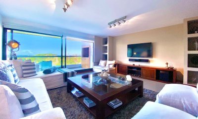 Apartamento de tres suites mas dependencia en venta, Playa Brava-Punta del Este