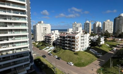 Apartamento en Venta, Edificio Esmeralda, Playa Brava, Punta del Este