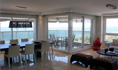 Apartamento esquinero en Le Jardin Punta del Este - Tres dormitorios en suite más dependencia de servicio con baño