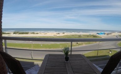 Apartamento Frente al Mar reciclado en primera línea con vista