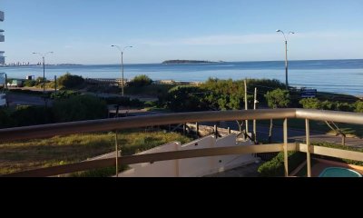 Apartamento primera fila en playa mansa de un dormitorio en venta