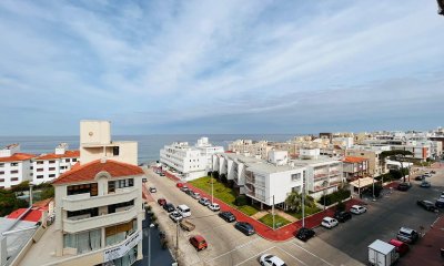 Apartamento Dos Dormitorios en Peninsula con Vista al Mar