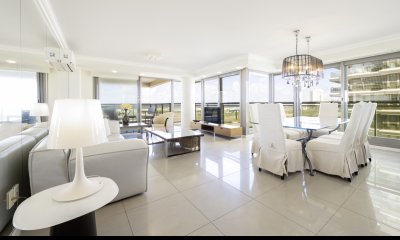 Departamento en Imperiale Punta del Este Venta de Tres Dormitorios en Playa Brava