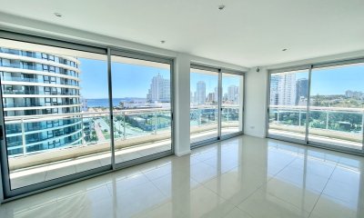 Moderno apartamento en venta de 3 dormitorios.