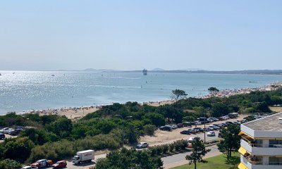 Coral Tower Punta del Este Apartamento lateral con vista al Mar de Playa Mansa