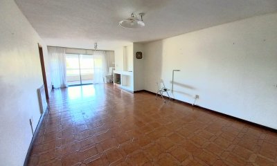 Dormar Apartamento en Punta del Este Venta Cuatro Dormitorios