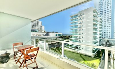 Apartamento en venta en playa Mansa de Punta del Este