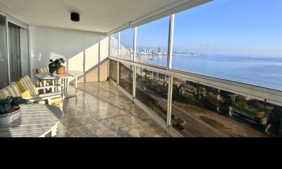 Apartamento en venta en Playa Mansa Punta del Este