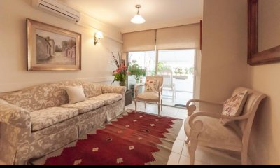 Apartamento en venta de dos dormitorios en venta, playa mansa.