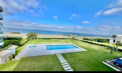 Apartamento en venta en edificio cruceros Punta del Este