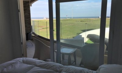 Moderno Apartamento de Un Dormitorio en Venta - Punta del Este