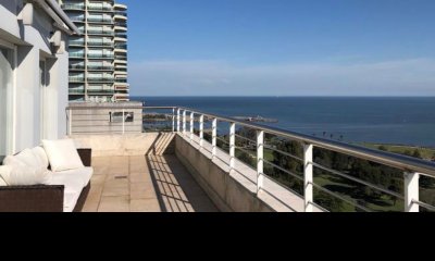 ESPECTACULAR PENTHOUSE TRIPLEX CON VISTA AL GOLF Y AL MAR EN PUNTA CARRETAS, MONTEVIDEO
