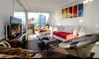 Seasons Tower Apartamento Esquinero