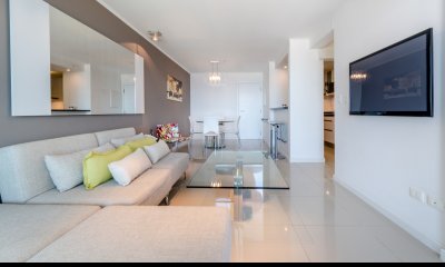 Apartamento en Venta - Playa Brava, Punta del Este