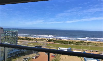 Moderno Apartamento de Dos Dormitorios con Vista al Mar - Alquiler Anual