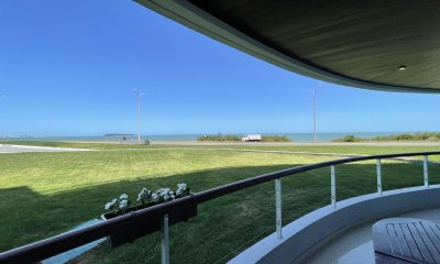 Apartamento de 3 dormitorios, con parrillero y vista al mar!