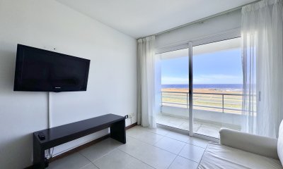 Apartamento de dos dormitorios en venta, Pinares, Punta del Este