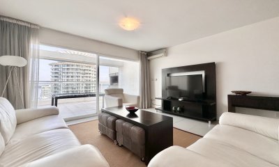 PentHouse de tres dormitorios con parrillero propio en venta, Punta del Este.