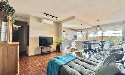 Apartamento de dos dormitorios en alquiler anual, Punta del Este.