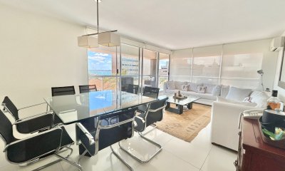 Apartamento en venta a metros del Puerto de Punta del Este.