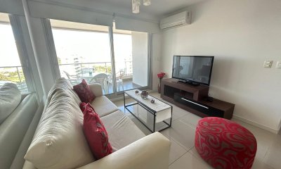 Apartamento en venta, edificio con servicios de categoría.