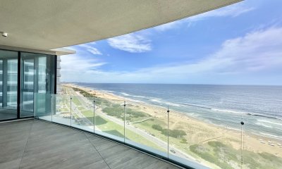 Apartamento primera linea de tres dormitorios. Punta del Este - Trump Tower en Venta