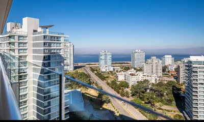 Apartamento de 3 Dormitorios  en Venta en Torre One, Punta del Este