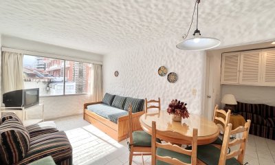 Departamento en Venta de Un Dormitorio y Medio en Peninsula, Punta del Este