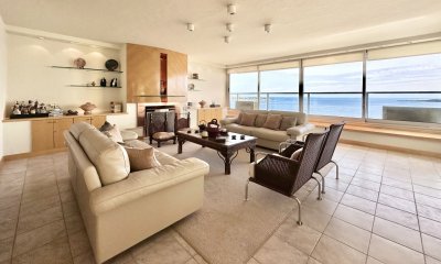 Apartamento Frente a Playa Mansa Punta del Este