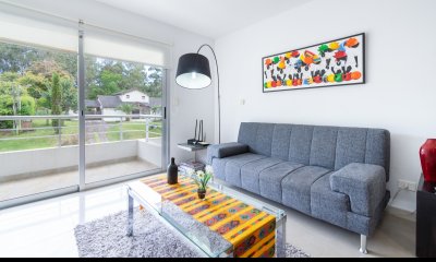 Muy buen apartamento de un dormitorio en Venta en el Golf de Punta del Este