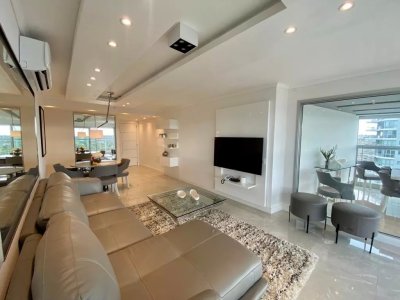 Miami Boulevard II, unit 1606