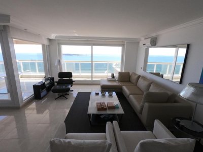 Le jardin, unit 1706