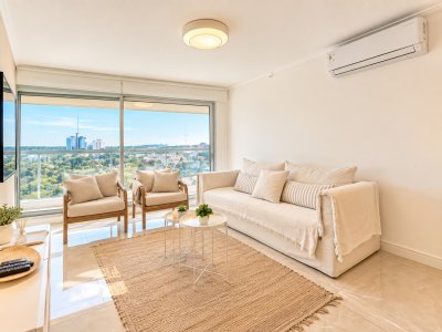 Miami Boulevard II, unit 1306
