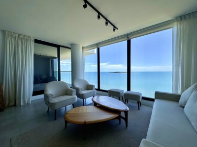 Venetian Luxury Residences, unit 1404