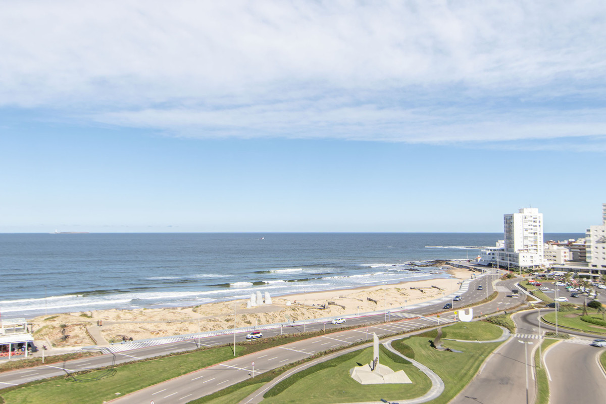 Imperiale Apartamento Punta del Este Tres Dormitorios en Suite