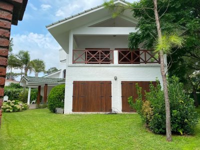 Casa en venta en Playa Mansa, Punta del Este