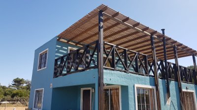Casa de Cuatro Dormitorios en Manantiales - Venta