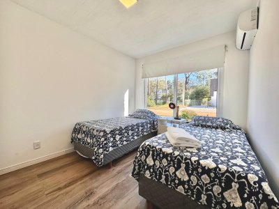 casa de tres dormitorios en solanas en venta - ccp36820c