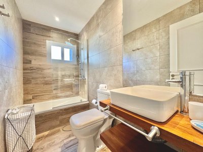 casa de tres dormitorios en solanas en venta - ccp36820c