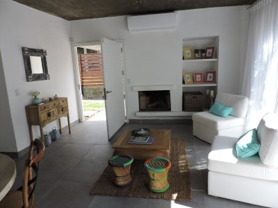 muy linda casa en manantiales de 3 dorm y dependencia a pasos del mar - ccp36463c