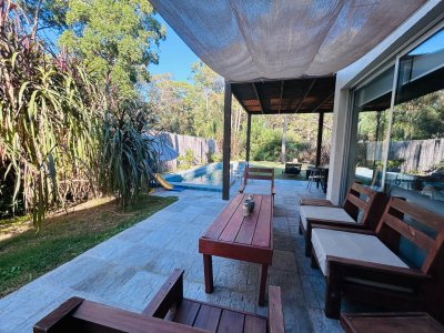 casa de cuatro dormitorios en venta en solanas - ccp37999c