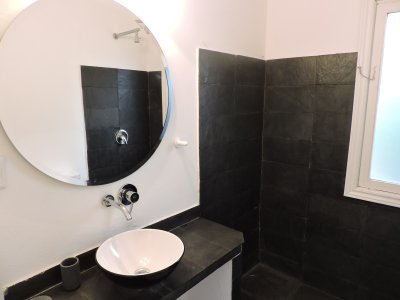 muy linda casa en manantiales de 3 dorm y dependencia a pasos del mar - ccp36463c