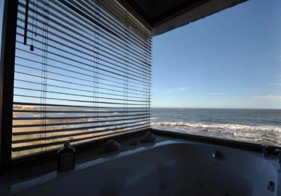 espectacular casa en venta frente al mar en la barra  - ccp30061c