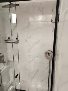 casa en punta ballena a 2 cuadras del mar con tres dormitorios y servicio  - ccp37236c