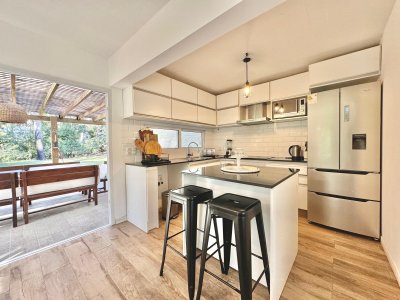 casa de tres dormitorios en solanas en venta - ccp36820c