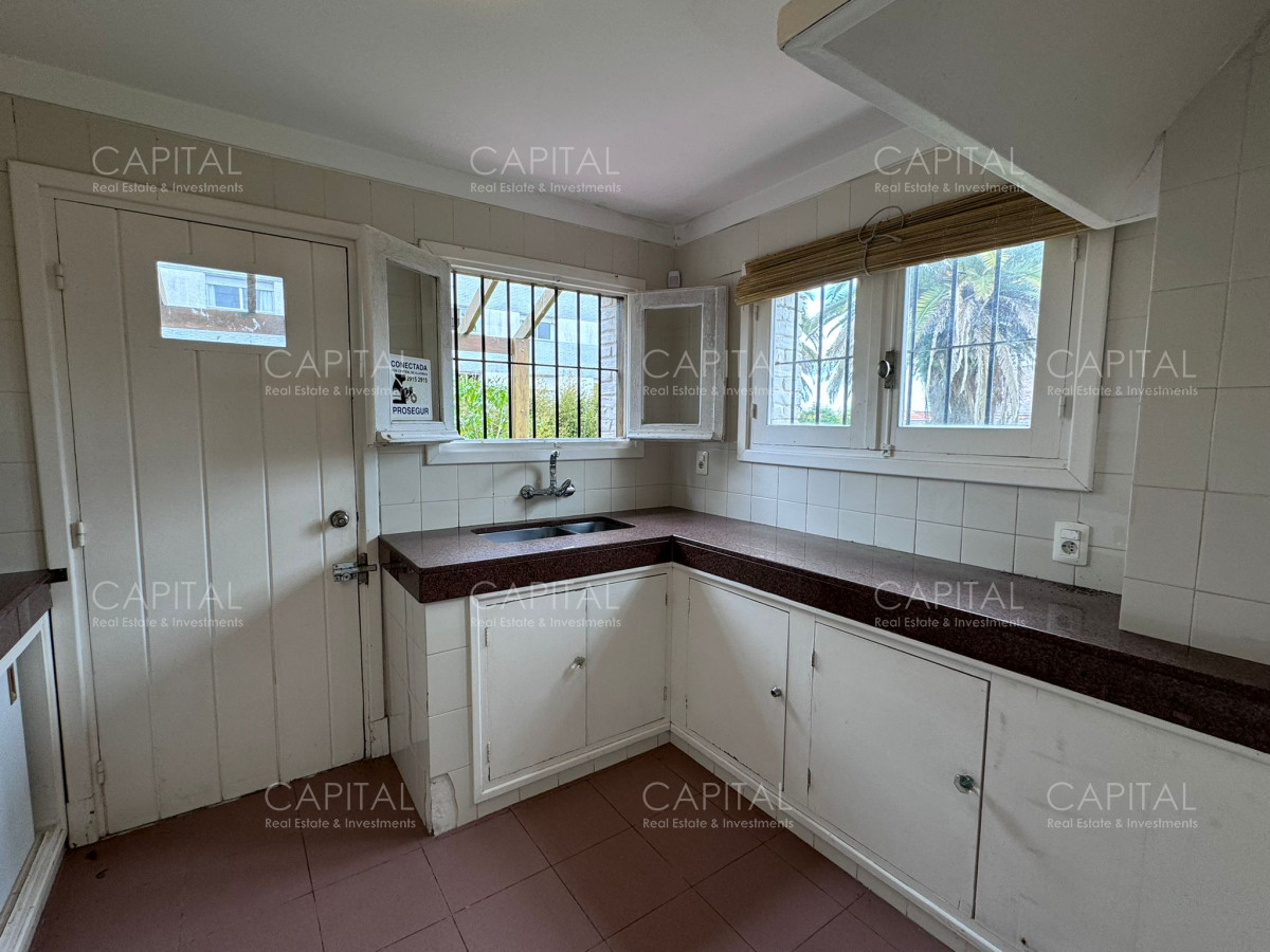 Casa ID.37074 - Casa en Alquiler Anual de Cuatro Dormitorios en Peninsula 